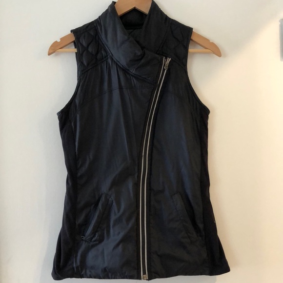 Size 4 Lululemon Reversible Vest - Picture 1 of 4